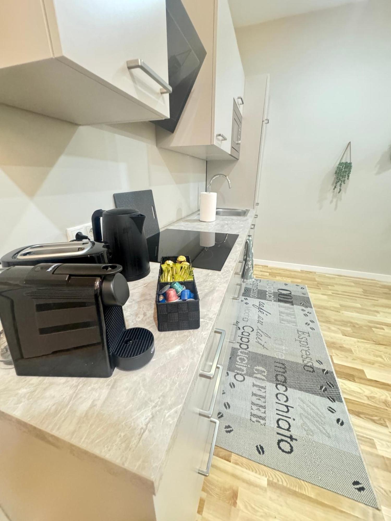 Wohnen Im Kunstwerk Neben Hundertwasserhaus L Hg4 Apartment *